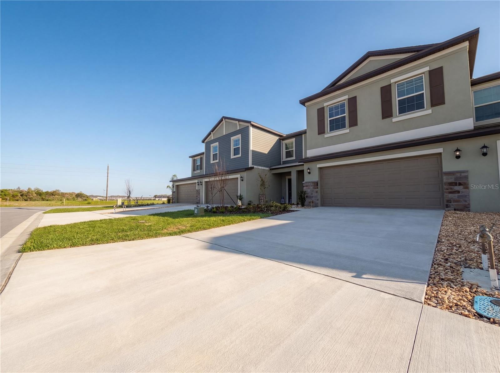 SEAIRE TOWNHOMES - Residential