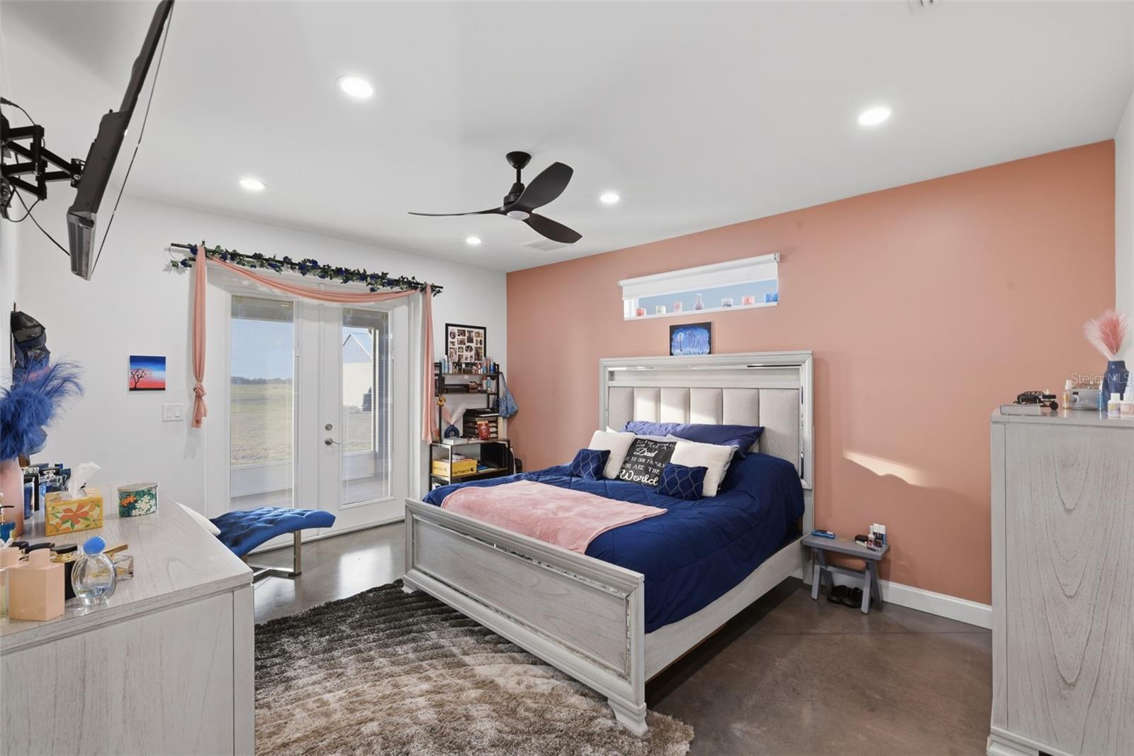 ACREAGE - Residential