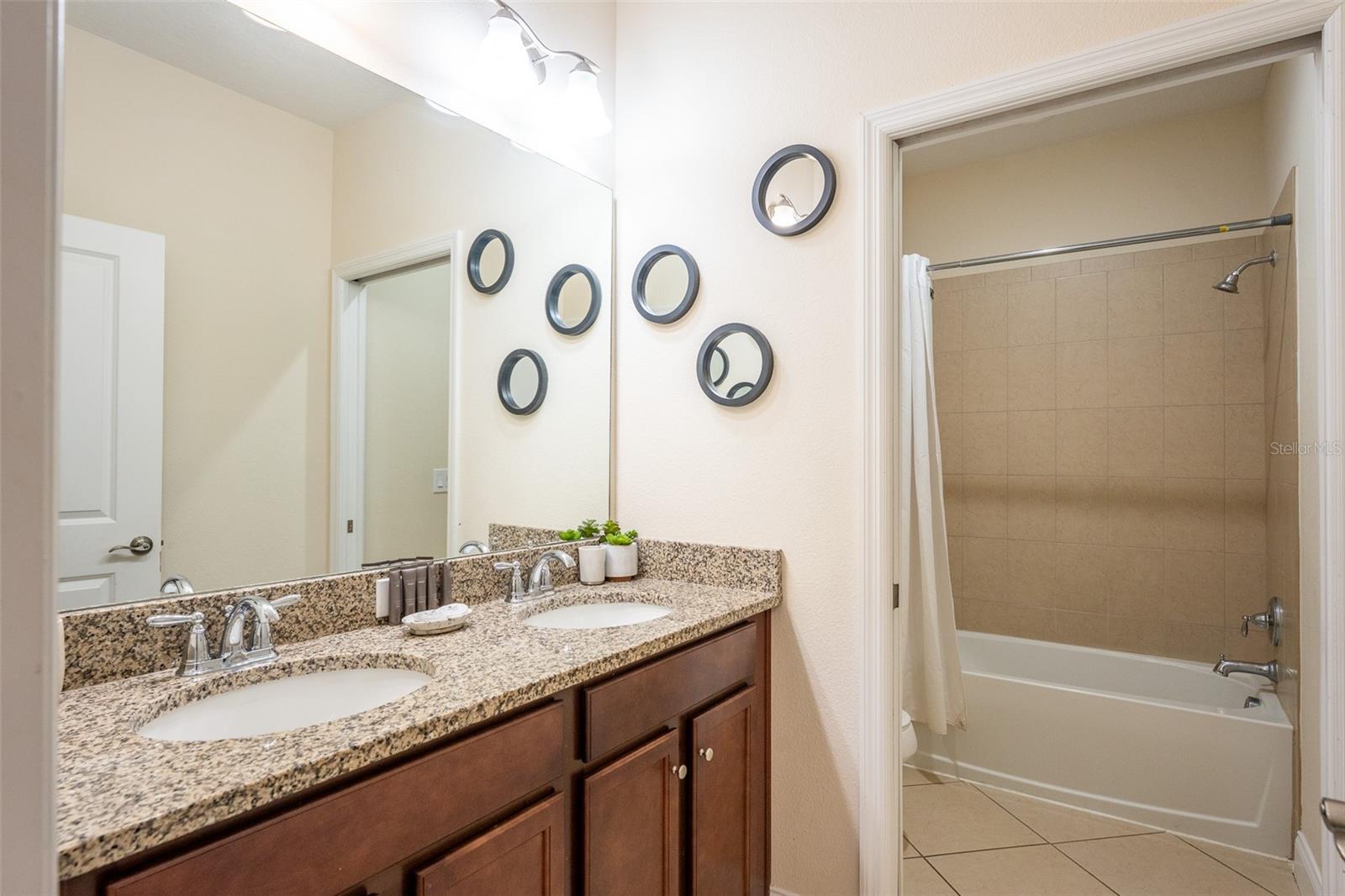 FESTIVAL PH 1 - Residential Lease