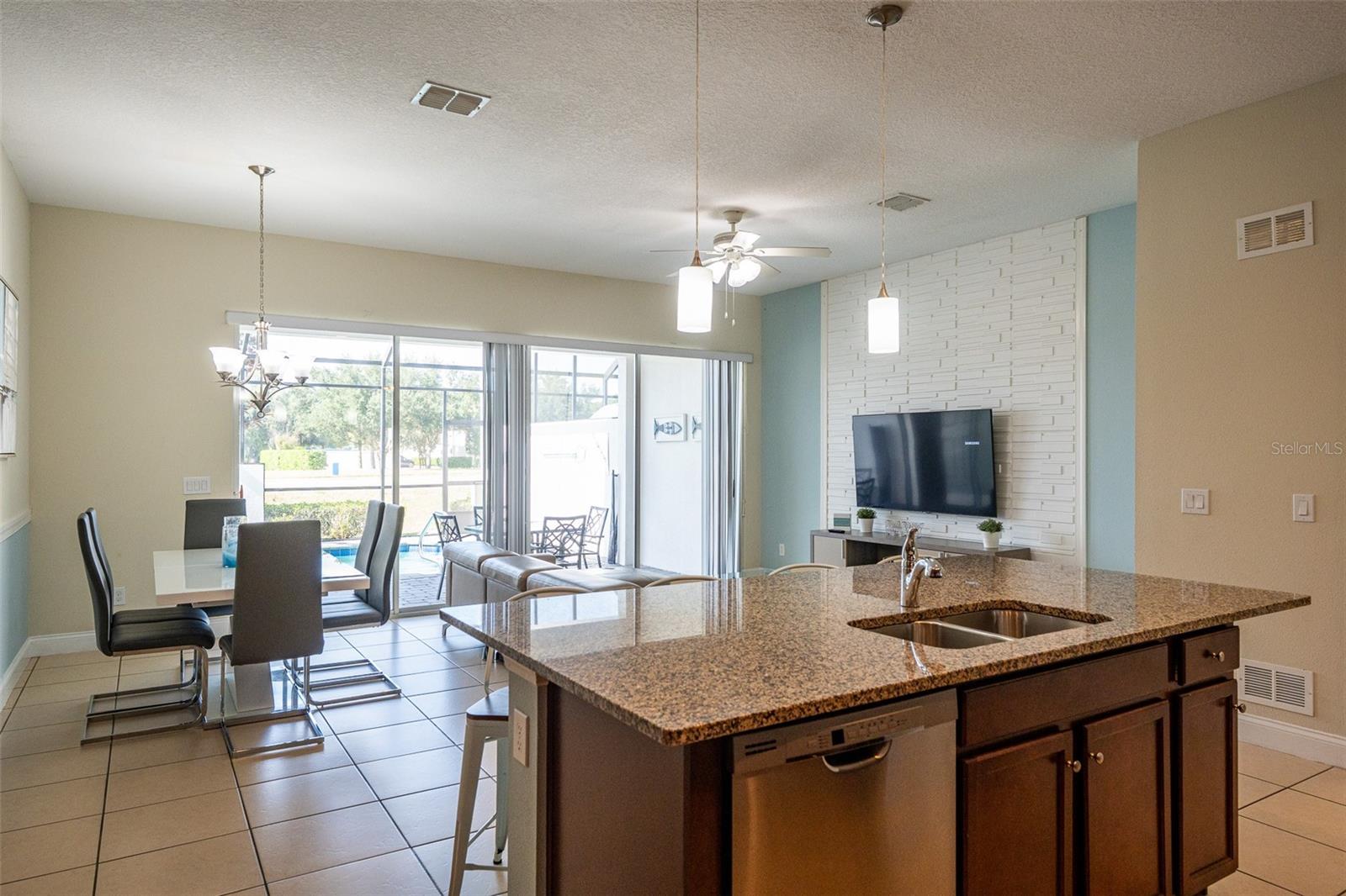 FESTIVAL PH 1 - Residential Lease