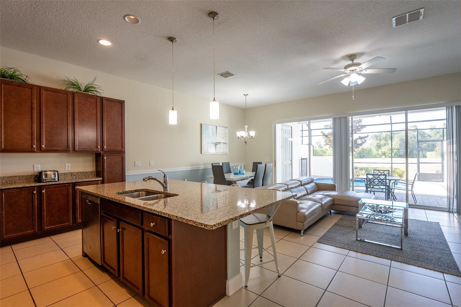 FESTIVAL PH 1 - Residential Lease