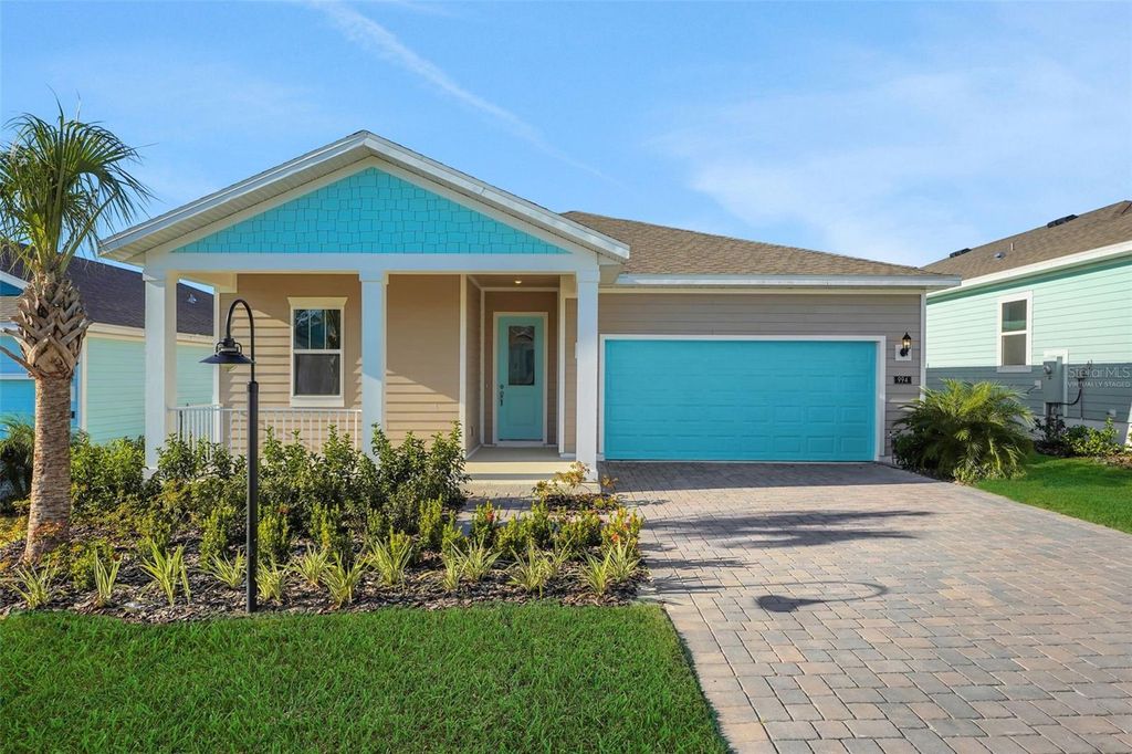 Photo of 994 Fiesta Key Circle, Lady Lake, FL 32159 (MLS # G5107229)