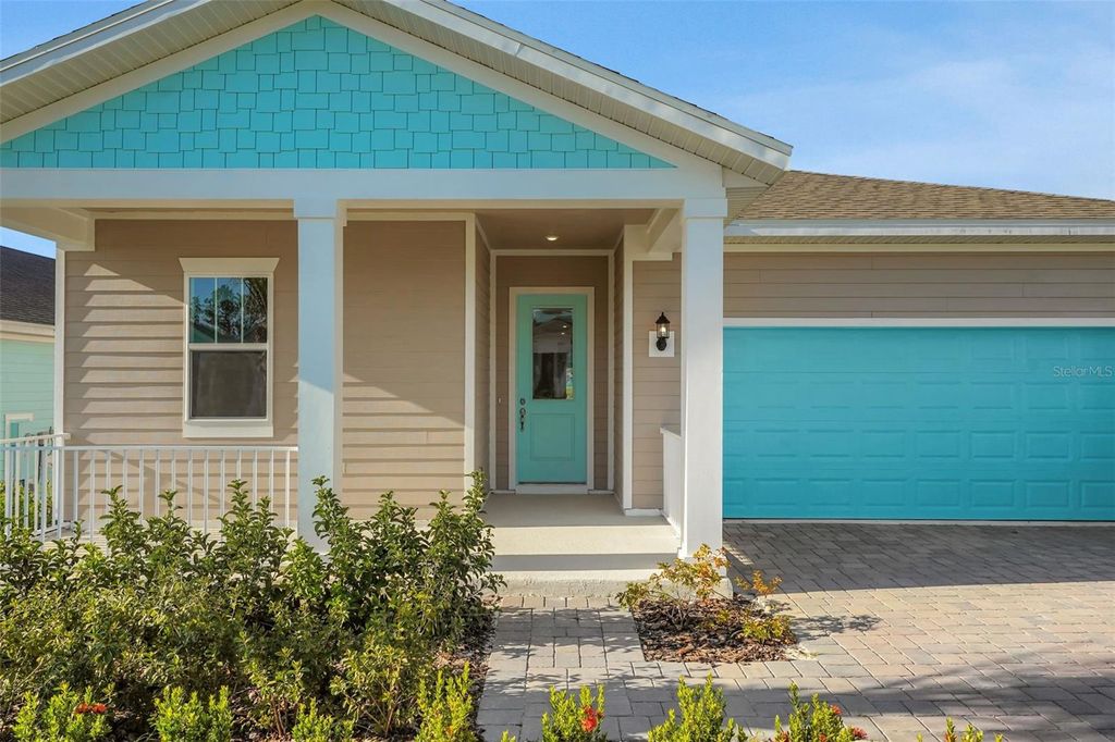 Photo of 994 Fiesta Key Circle, Lady Lake, FL 32159 (MLS # G5107229)