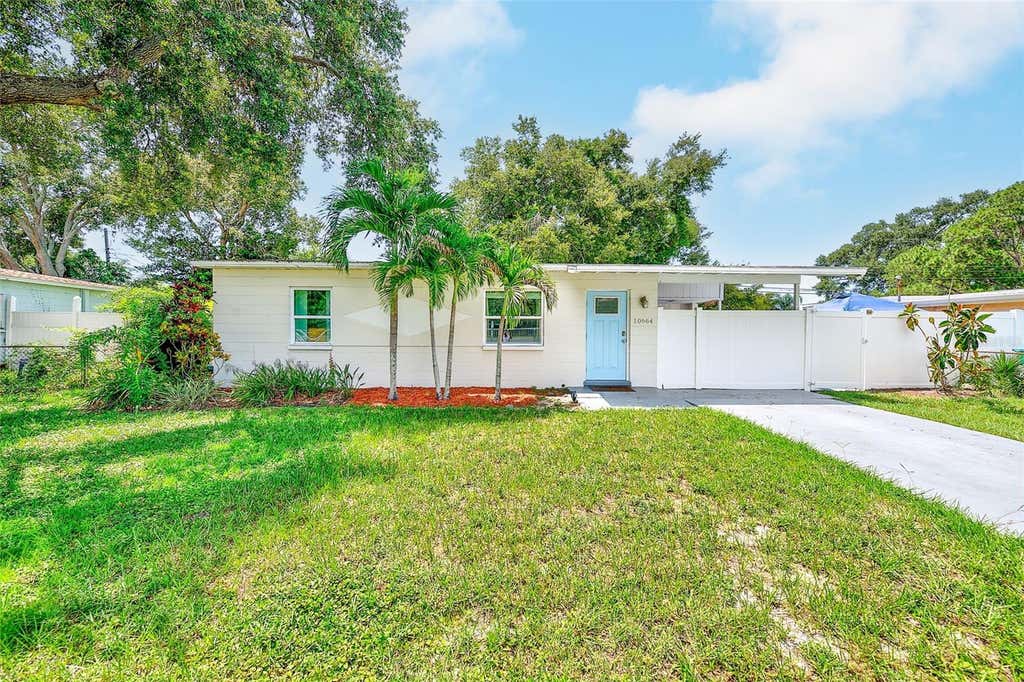 Photo of 10664 Starkey Road, Seminole, FL 33777 (MLS # TB8534478)