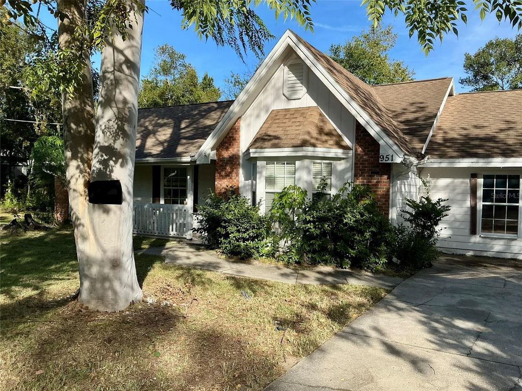 Photo of 951 N Lake Pleasant Road, Apopka, FL 32712 (MLS # O6359954)