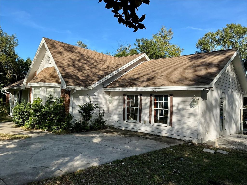 Photo of 951 N Lake Pleasant Road, Apopka, FL 32712 (MLS # O6359954)