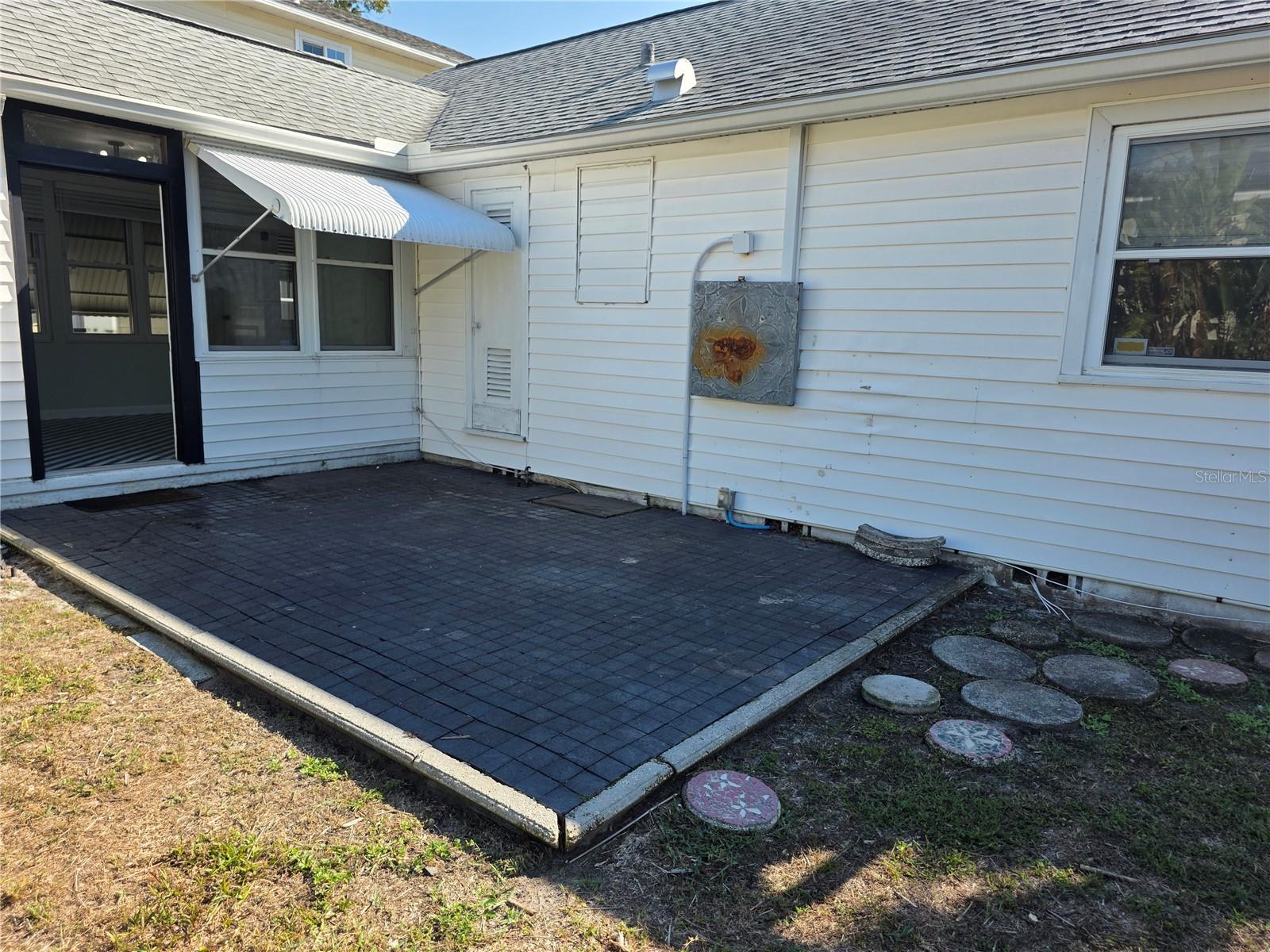 SPRING HILL REV - Residential Lease