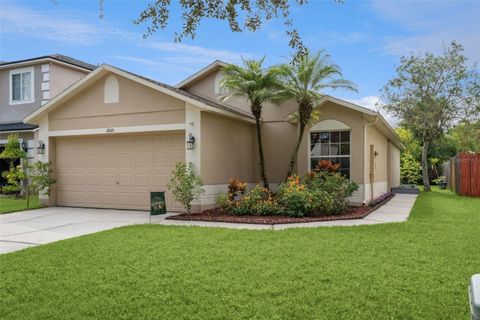 Photo of 2015 Stone Abbey Boulevard, Orlando, FL 32828 (MLS # O6344574)