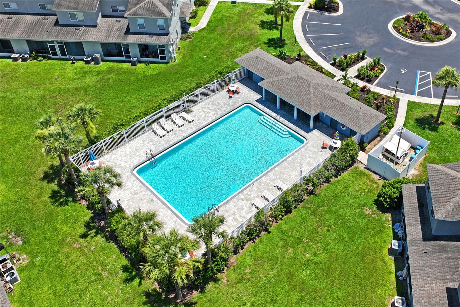 12807 KINGS CROSSING DRIVE