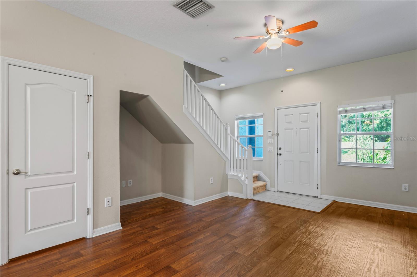 KINGS LAKE TWNHMS - Residential