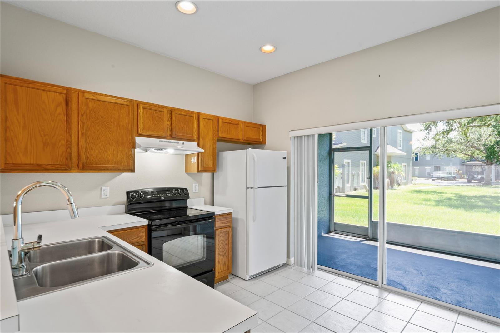 KINGS LAKE TWNHMS - Residential