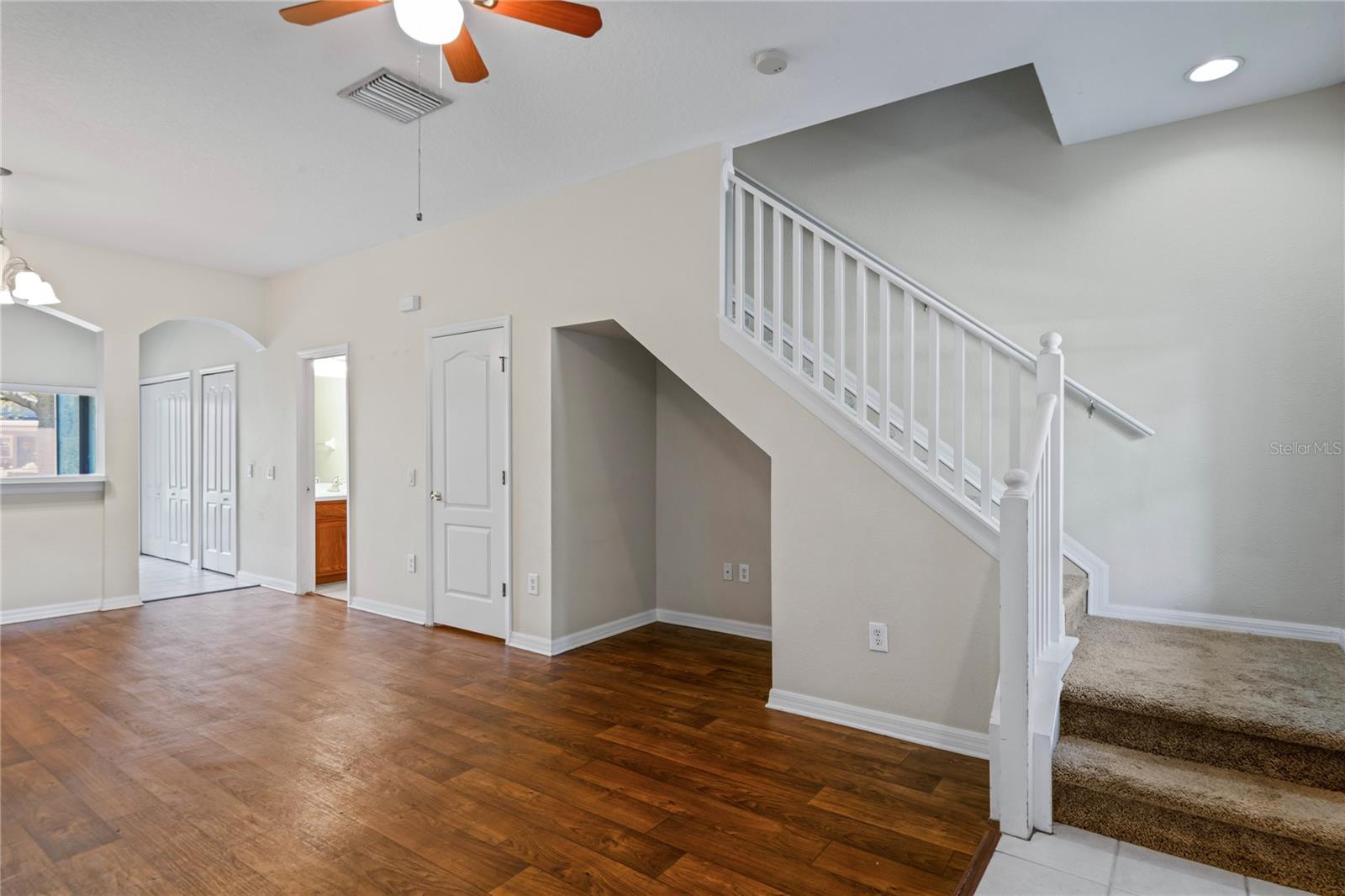 KINGS LAKE TWNHMS - Residential