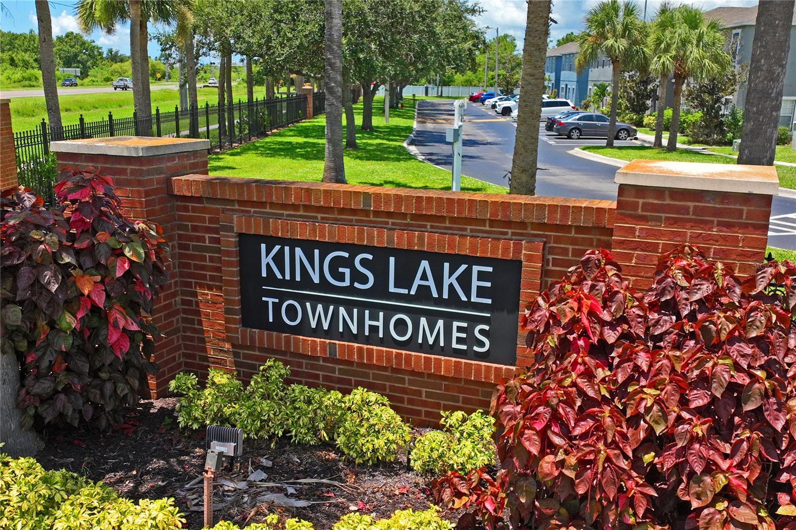 KINGS LAKE TWNHMS - Residential