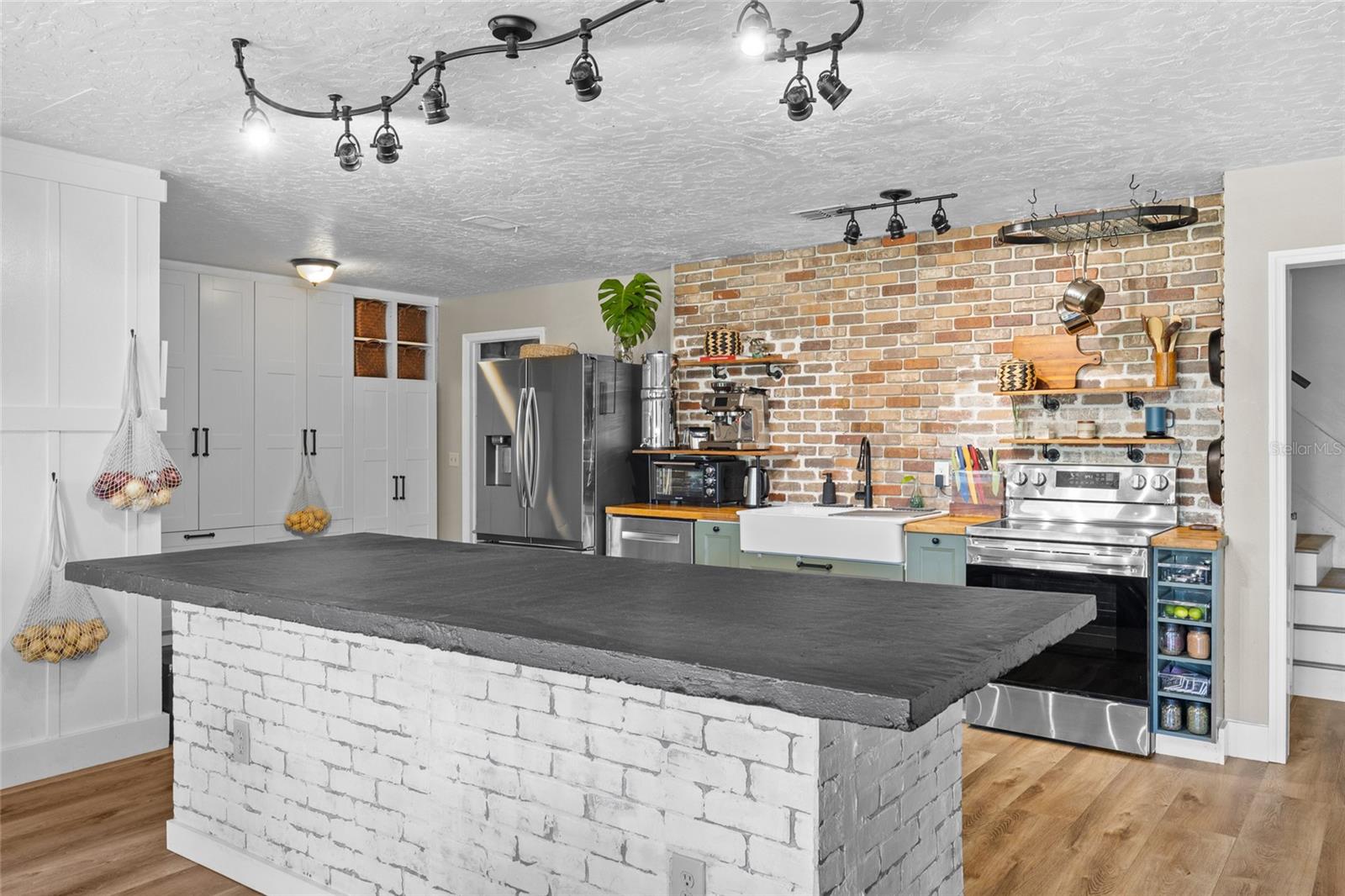 IRONWEDGE REP - Residential