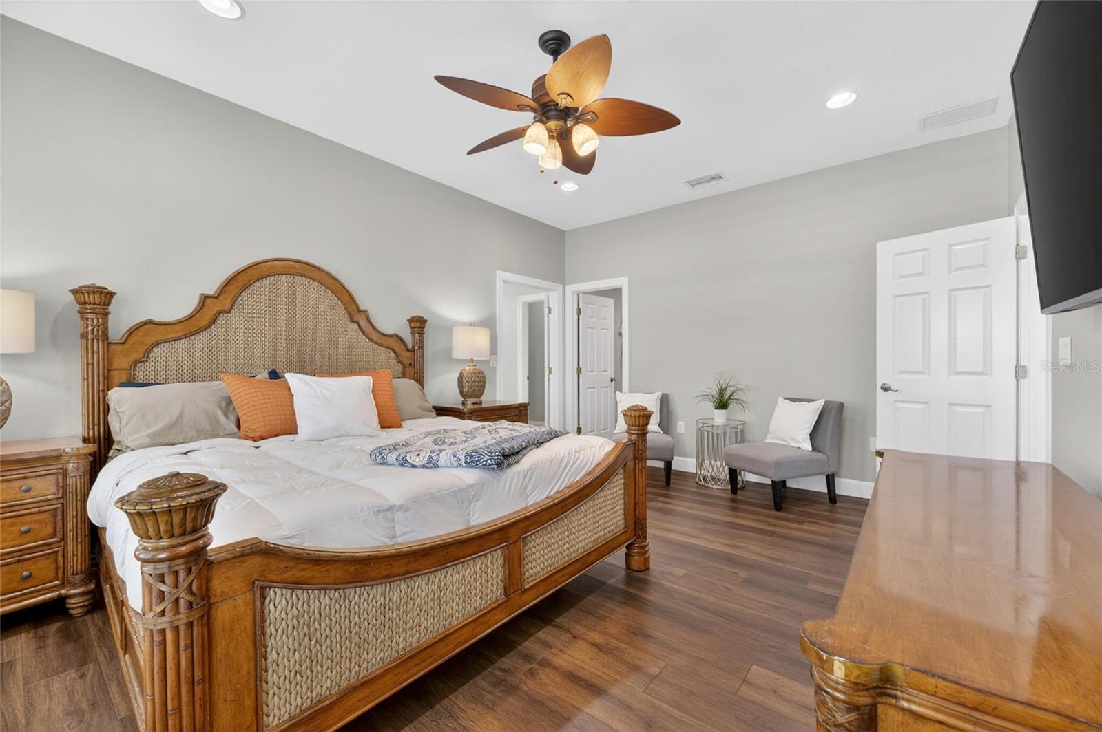 MIRABAY TOWNHOMES AT COMPASS POINTE - Residential