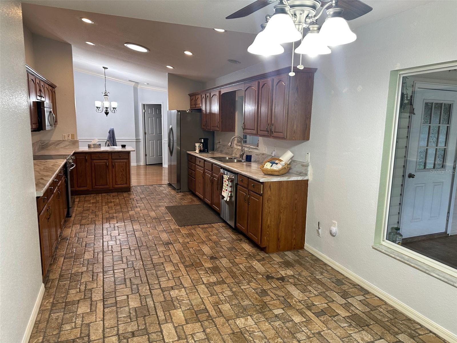 SPRUCE CRK SOUTH XVII - Residential Lease