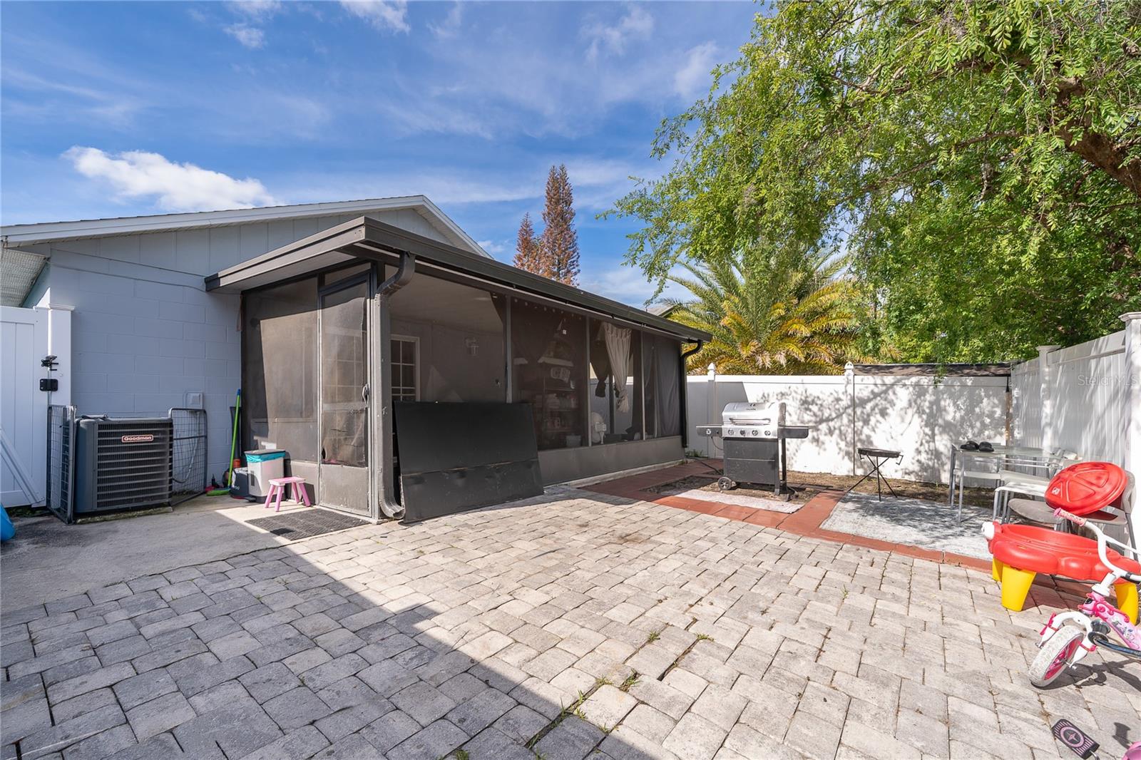 CHELSEA PARC - Residential