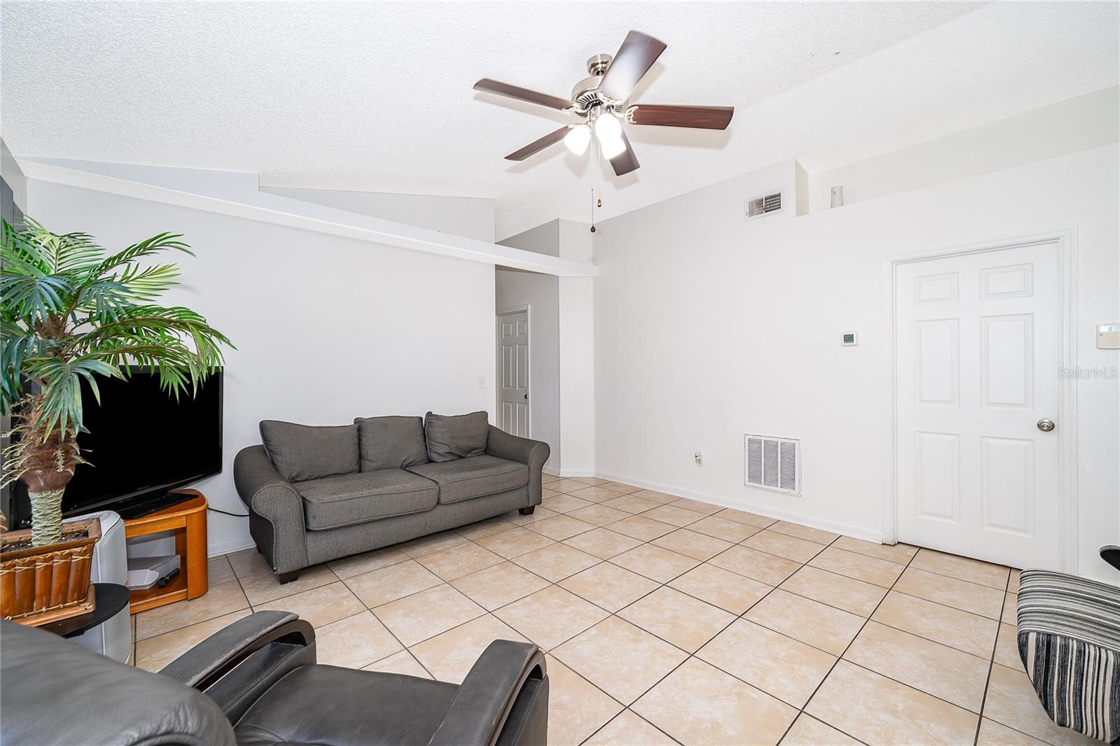 CHELSEA PARC - Residential