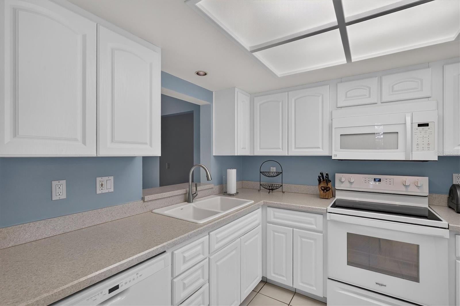 3167 LANDMARK DRIVE 821