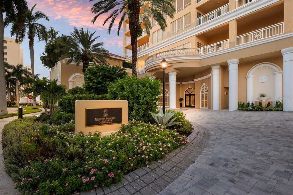 Photo of 35 Watergate Drive #804, Sarasota, FL 34236 (MLS # A4707971)