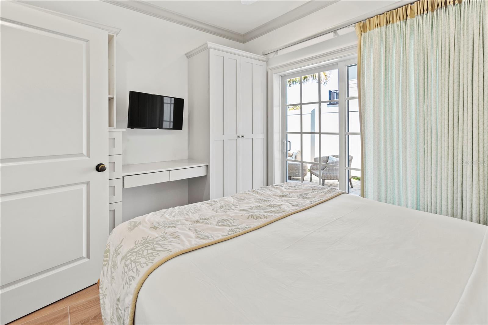 MAINSAIL BEACH INN - Residential