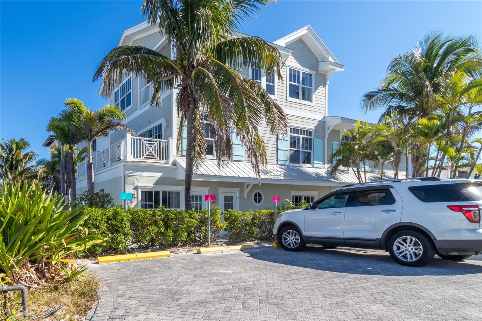 MAINSAIL BEACH INN - Residential