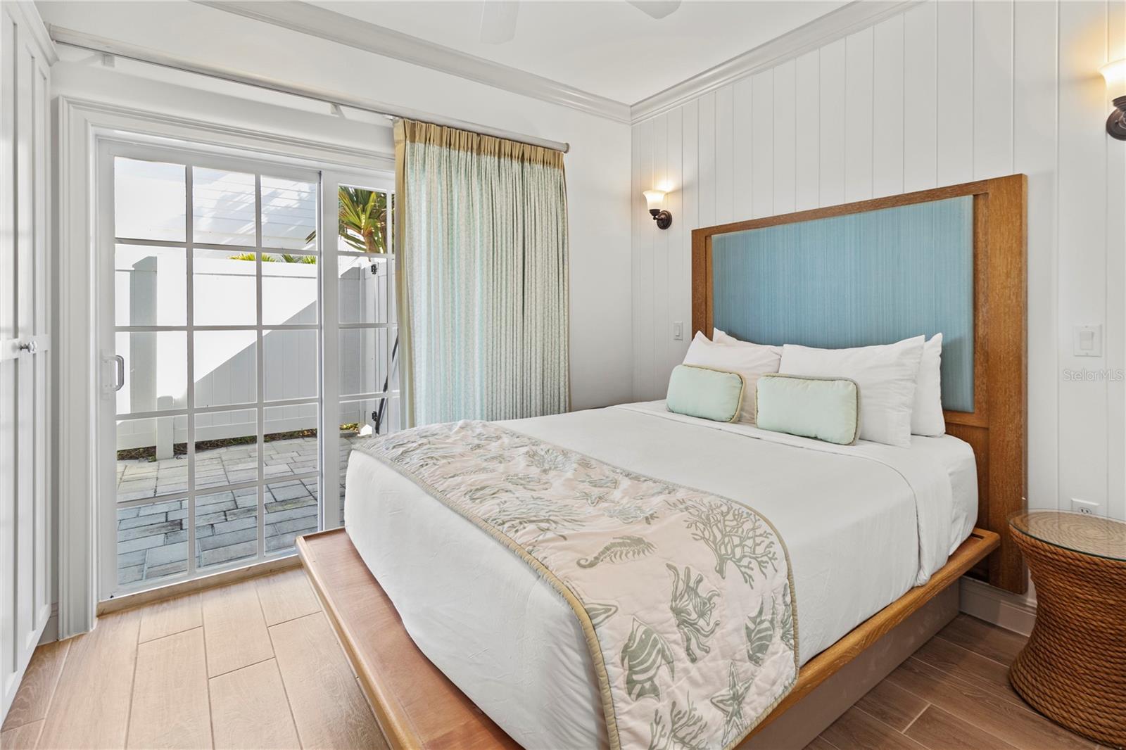 MAINSAIL BEACH INN - Residential