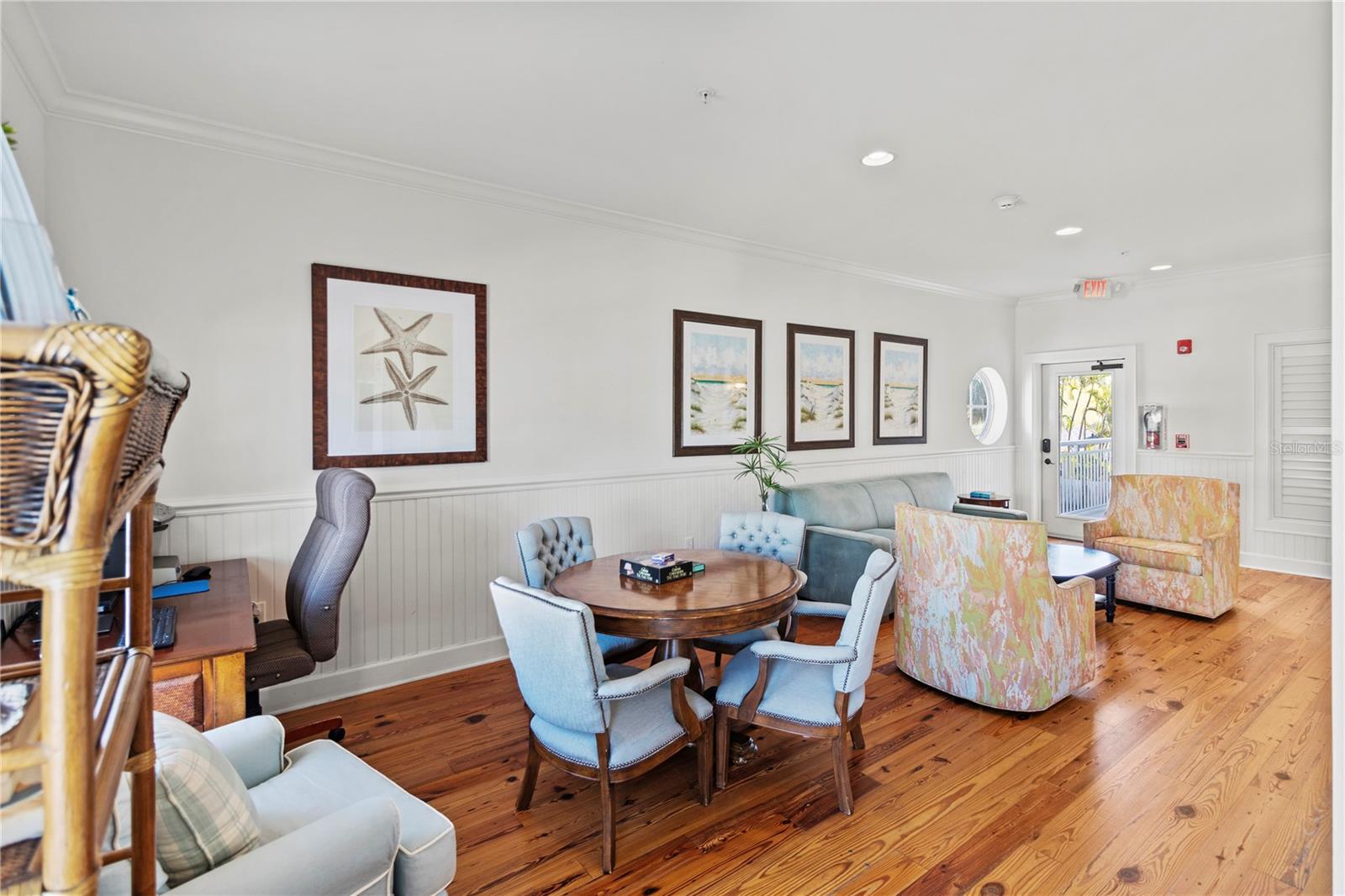 MAINSAIL BEACH INN - Residential