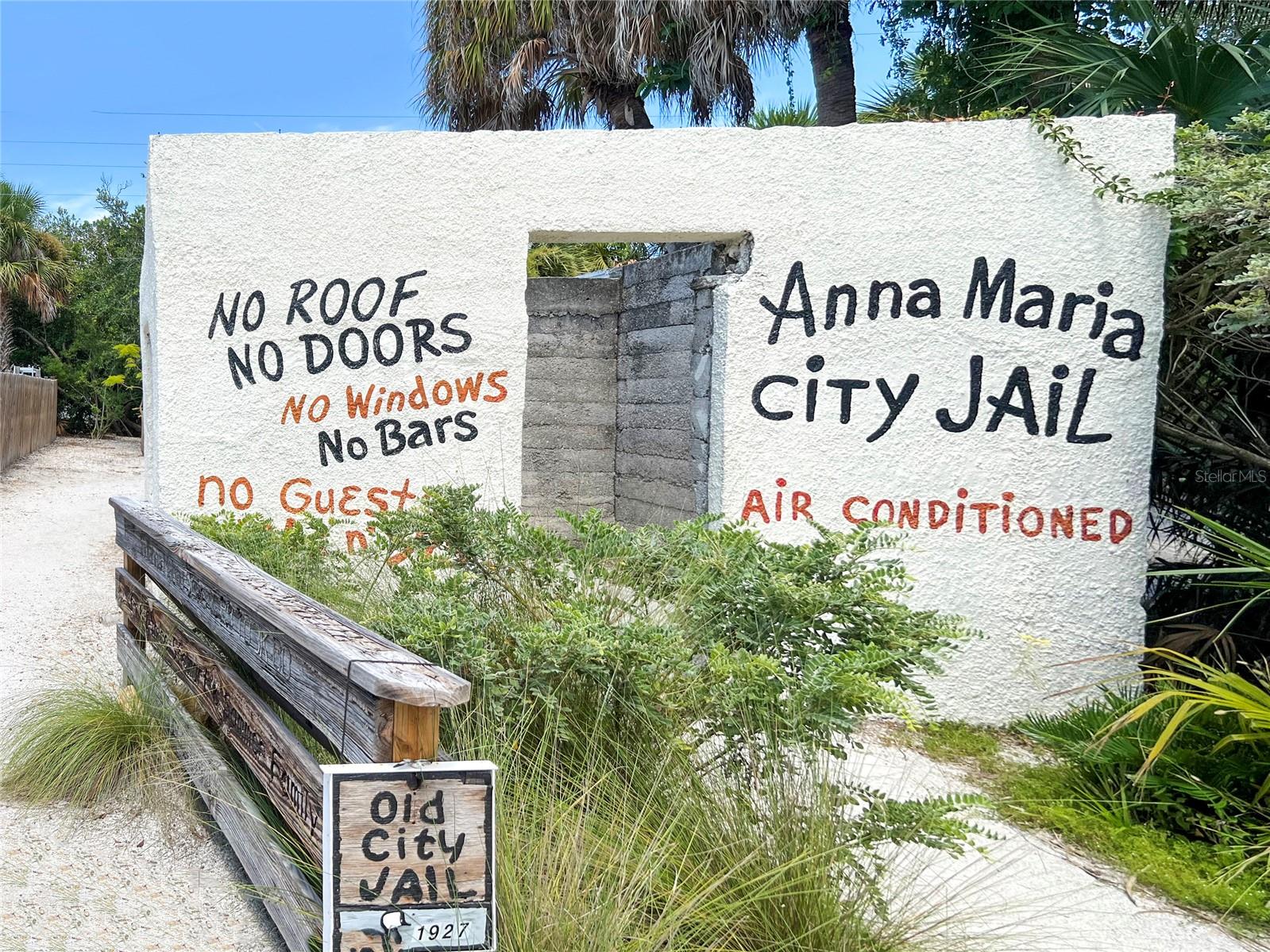 MAINSAIL BEACH INN - Residential