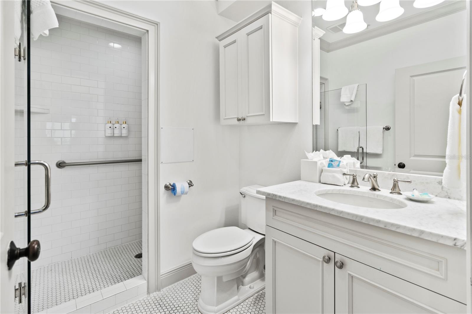 MAINSAIL BEACH INN - Residential