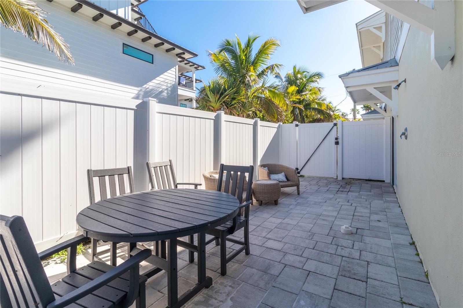 MAINSAIL BEACH INN - Residential