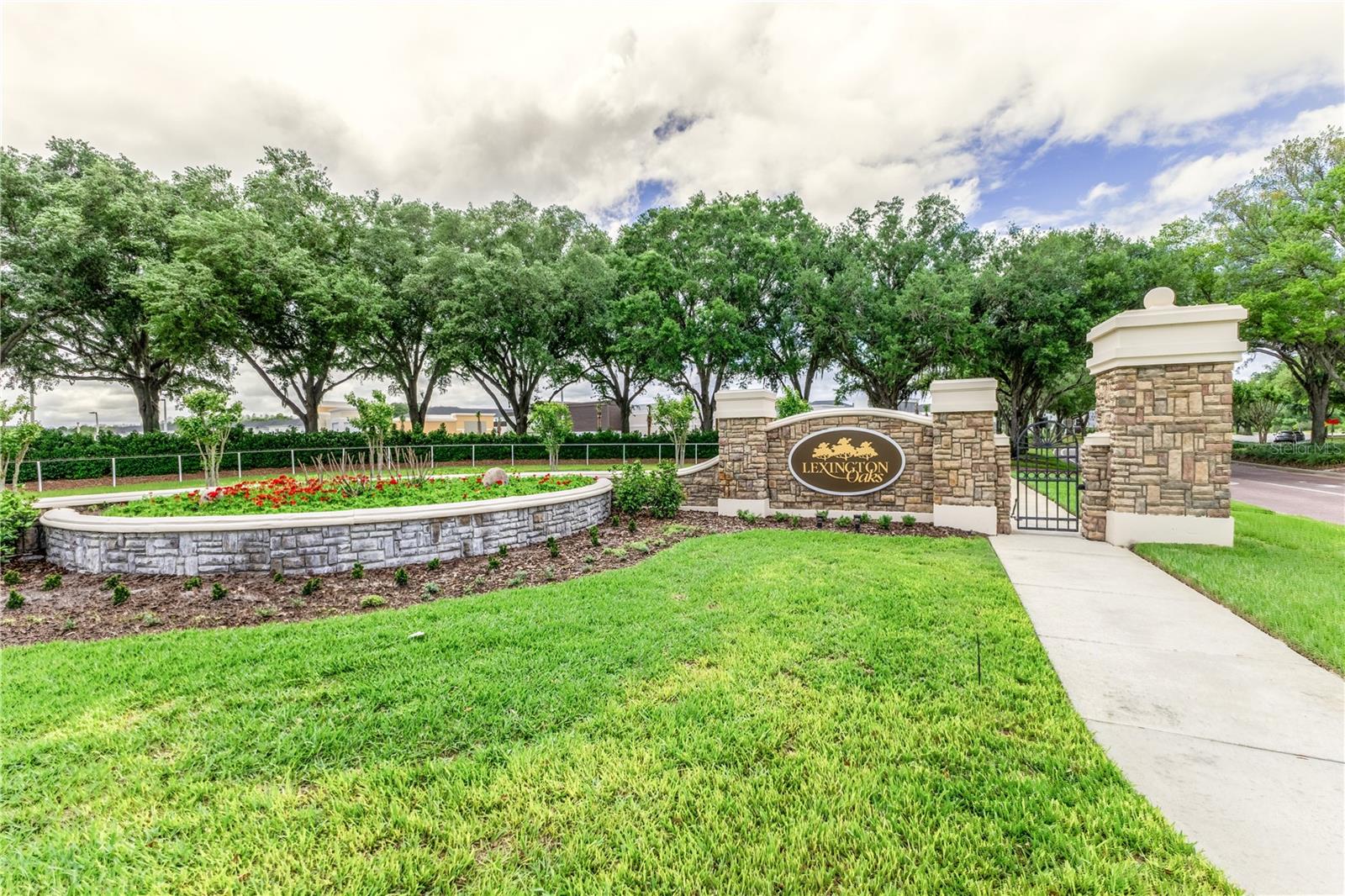 LEXINGTON OAKS VILLAGE 13 UN A & B - Residential