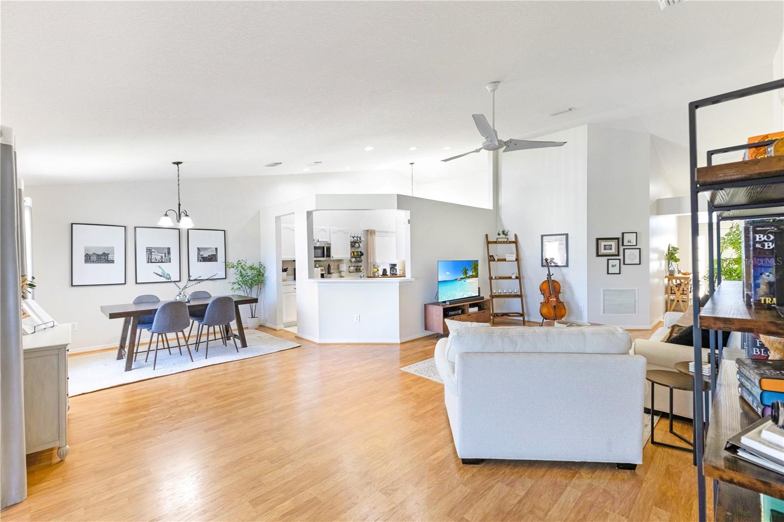 LEXINGTON OAKS VILLAGE 13 UN A & B - Residential