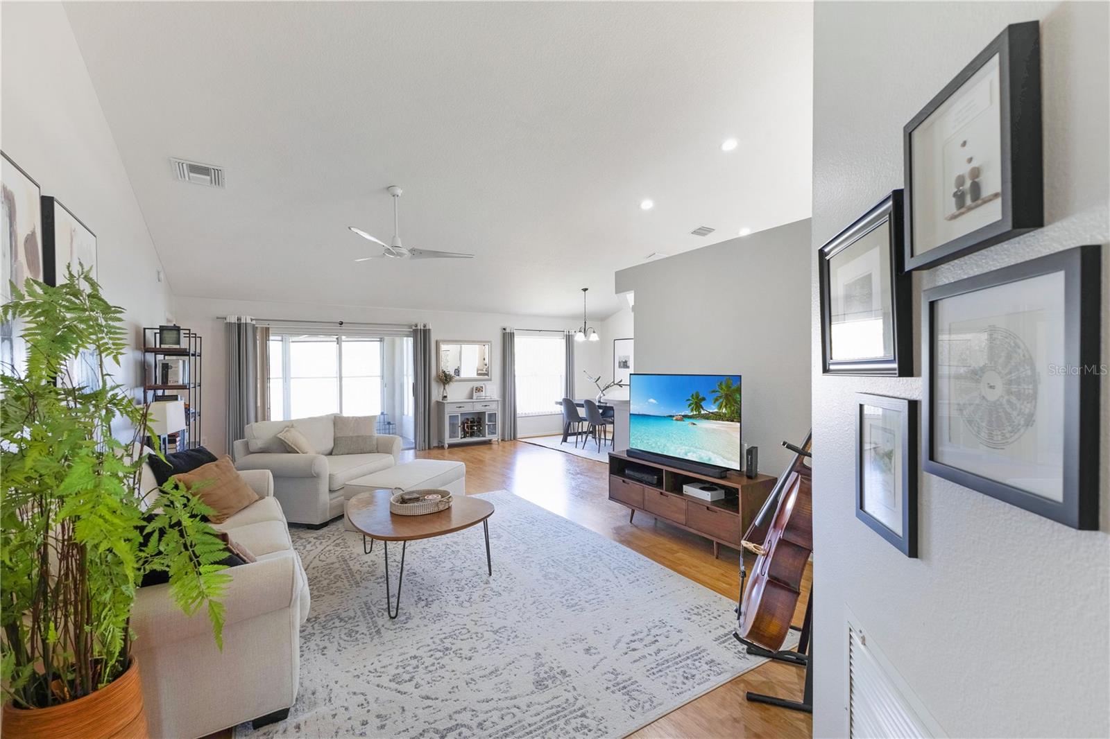 LEXINGTON OAKS VILLAGE 13 UN A & B - Residential