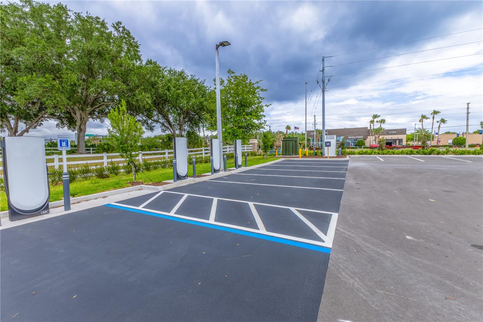 LEXINGTON OAKS VILLAGE 13 UN A & B - Residential