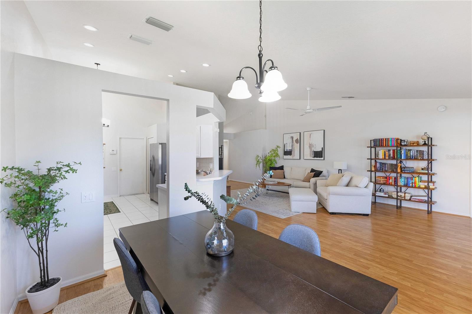 LEXINGTON OAKS VILLAGE 13 UN A & B - Residential