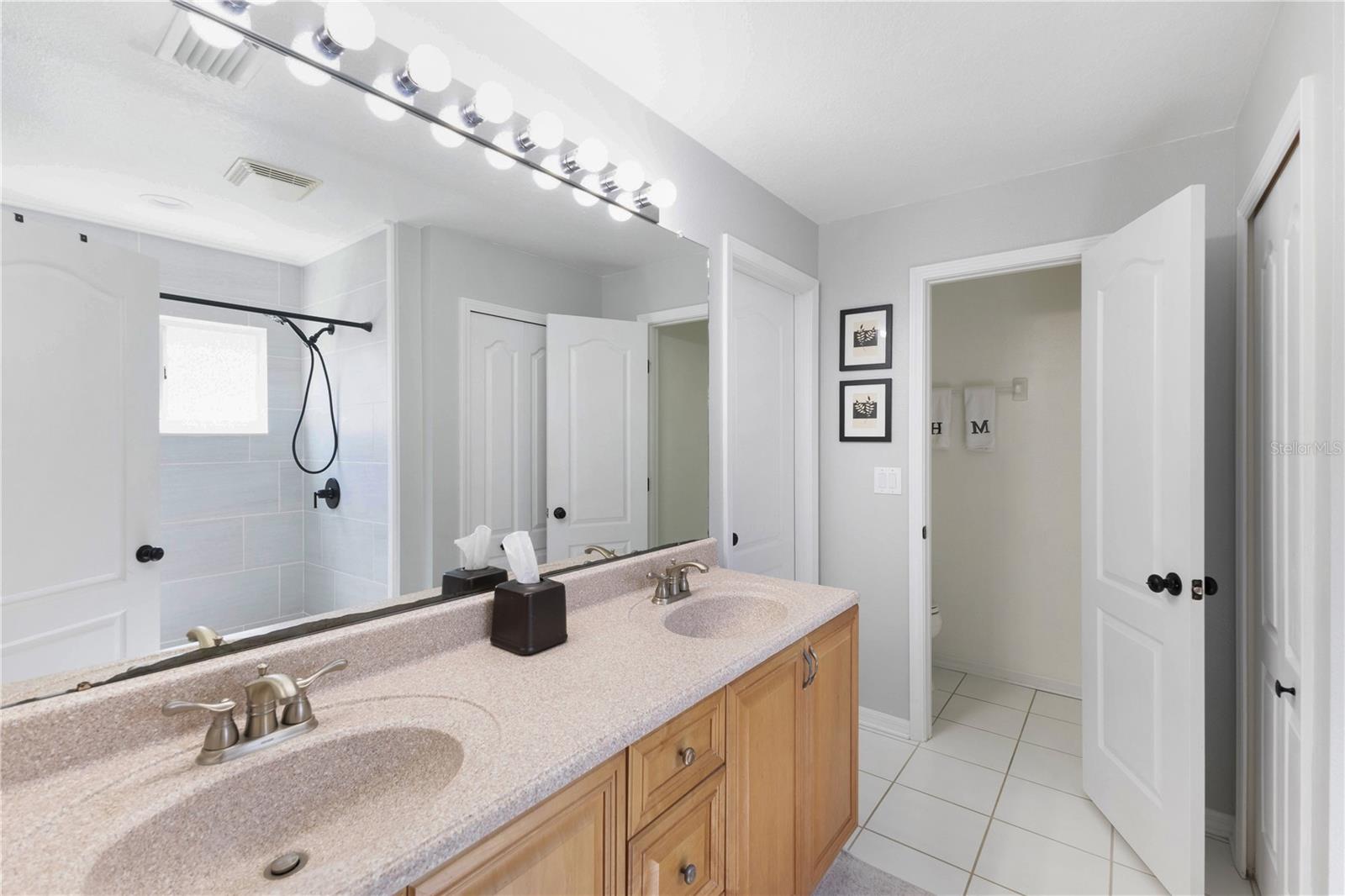 LEXINGTON OAKS VILLAGE 13 UN A & B - Residential