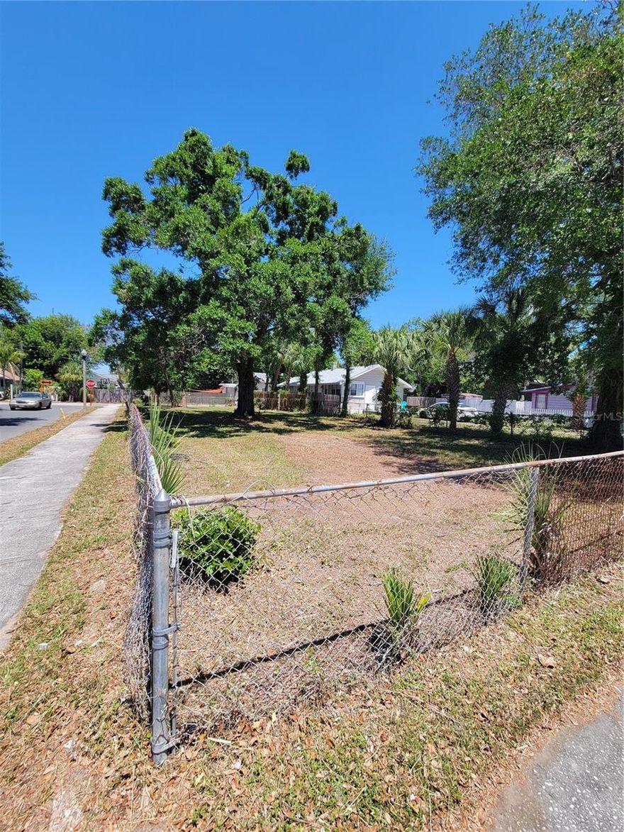 Buildable Corner Lot in established residential area - ready to Go! Sewer and water available. 46 X 140ft.  Newton Ave S at 12th St S - Melrose to the north side. Terrific access and close to downtown St Petersburg.