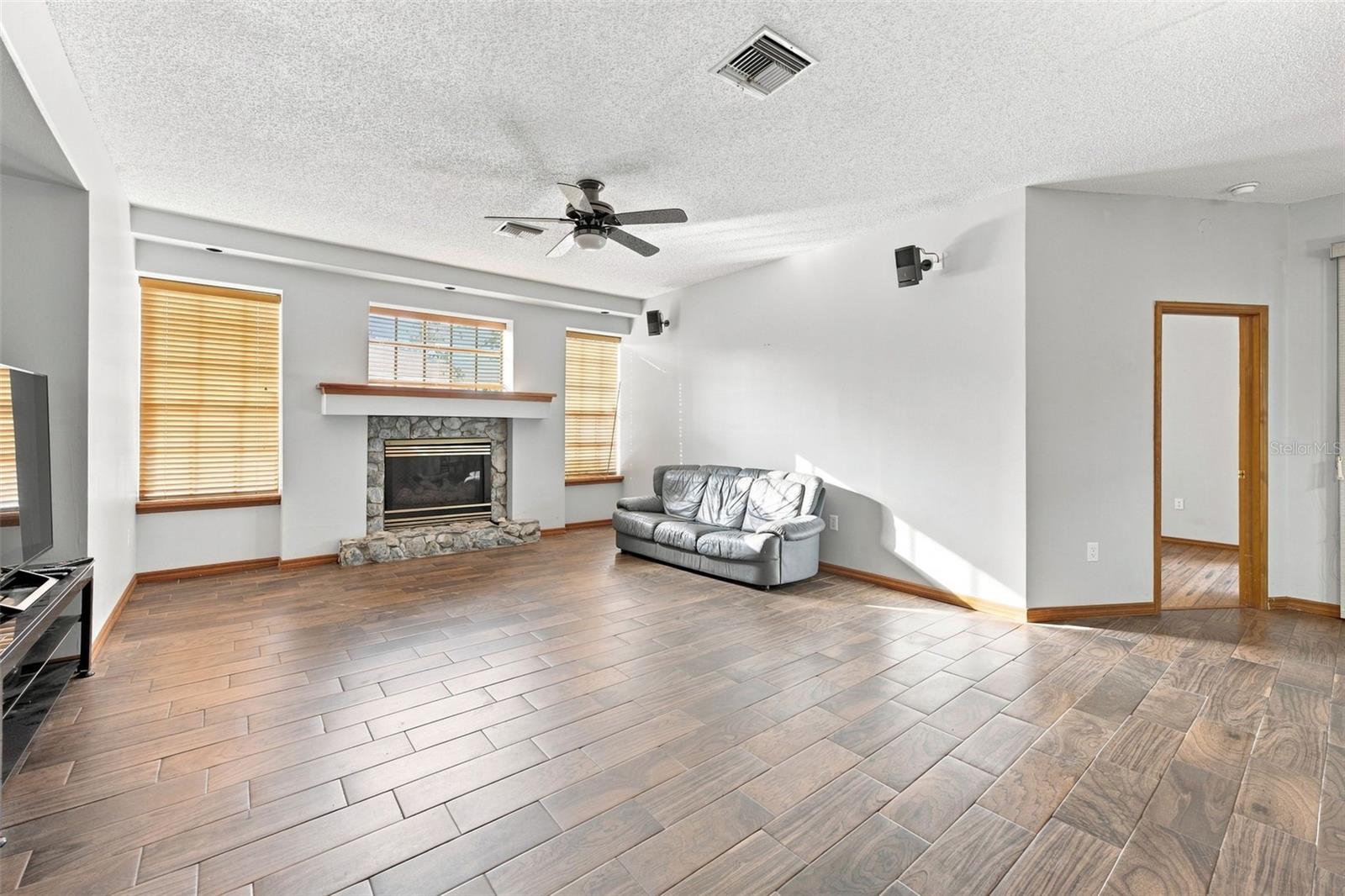 12018 VILLA ROAD