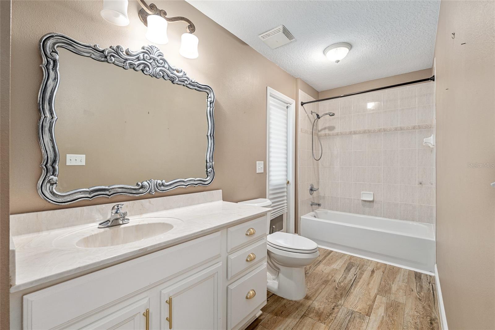 MAJESTIC OAKS FOURTH ADD - Residential