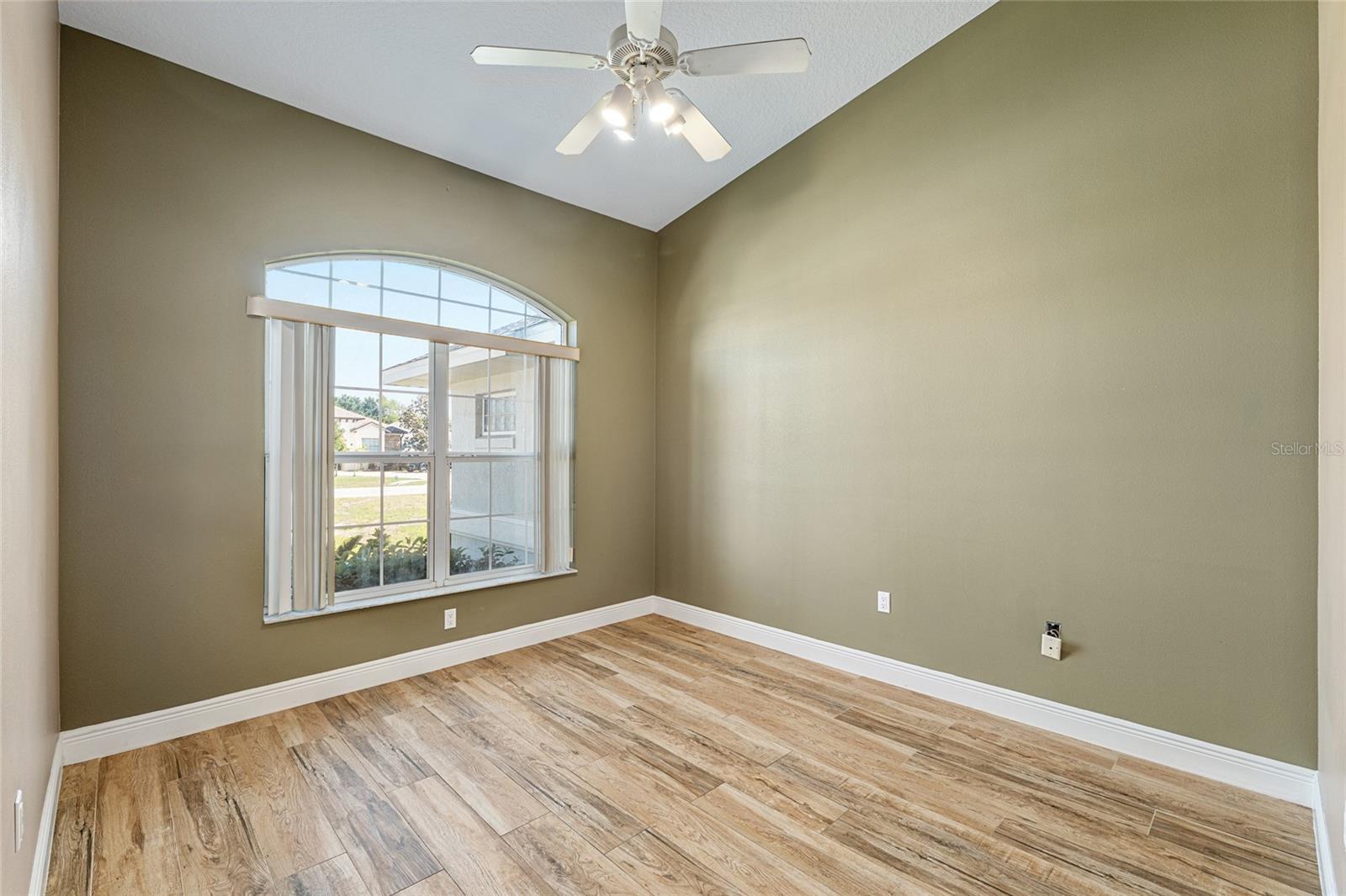 MAJESTIC OAKS FOURTH ADD - Residential