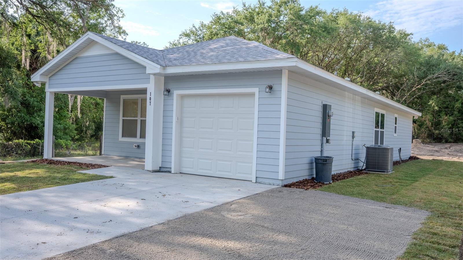 FOUR LAKES COMMUNITY - Residential