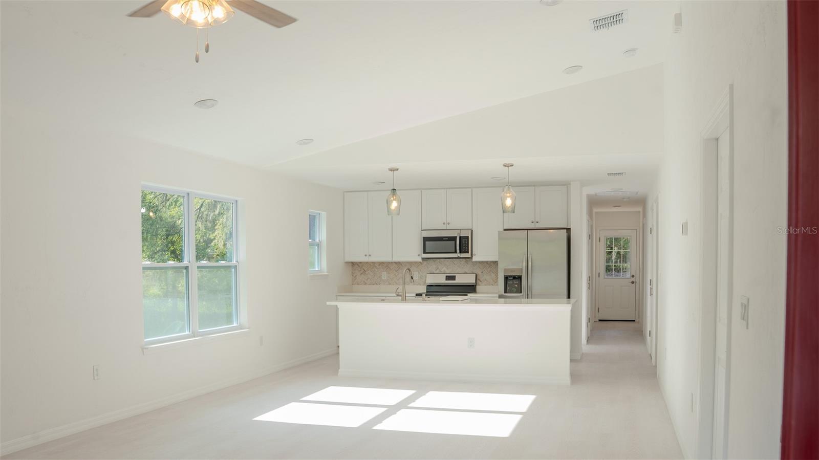 FOUR LAKES COMMUNITY - Residential