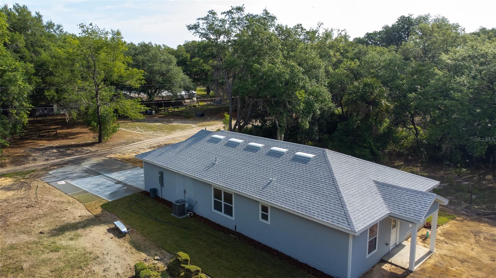 FOUR LAKES COMMUNITY - Residential