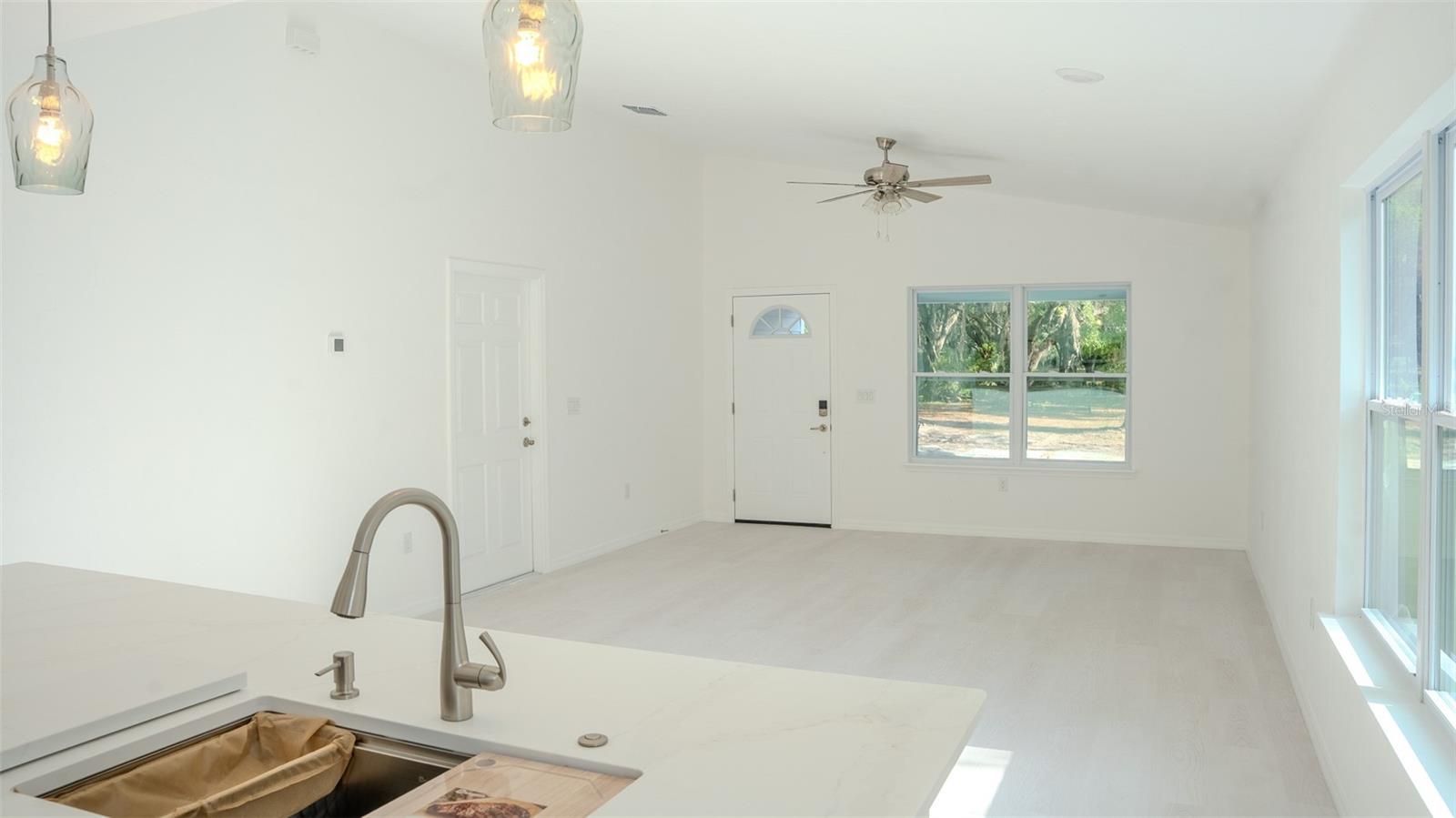 FOUR LAKES COMMUNITY - Residential