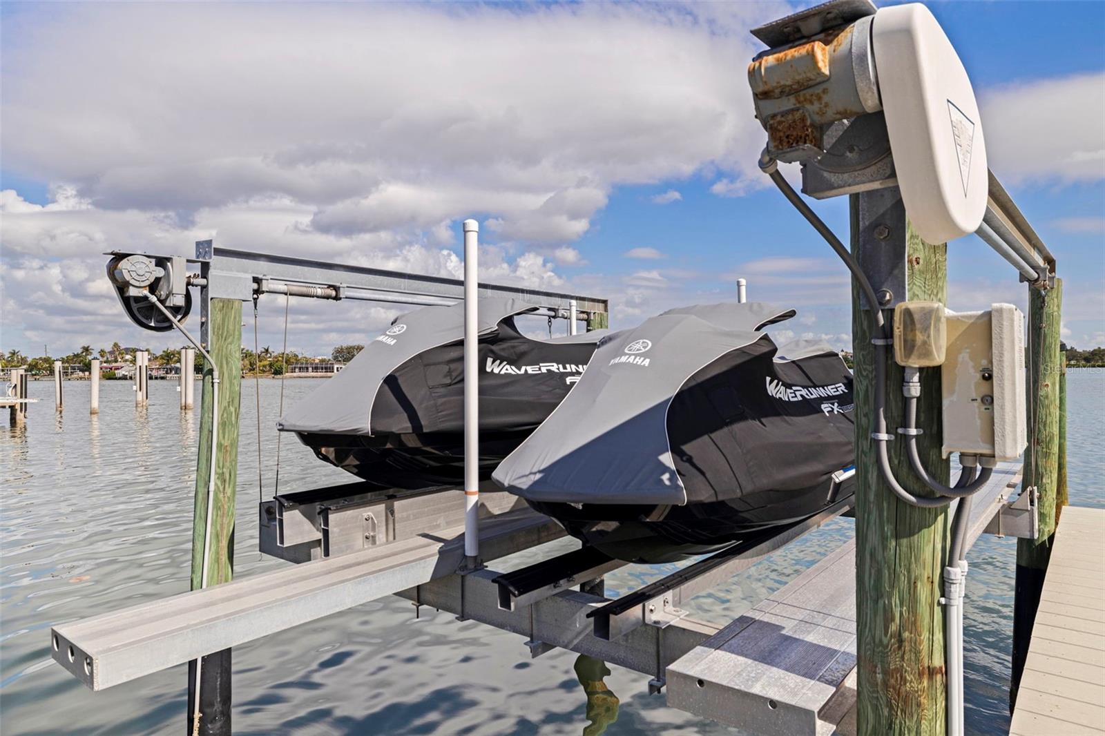 SOUTH CSWY ISLE YACHT CLUB ADD - Residential