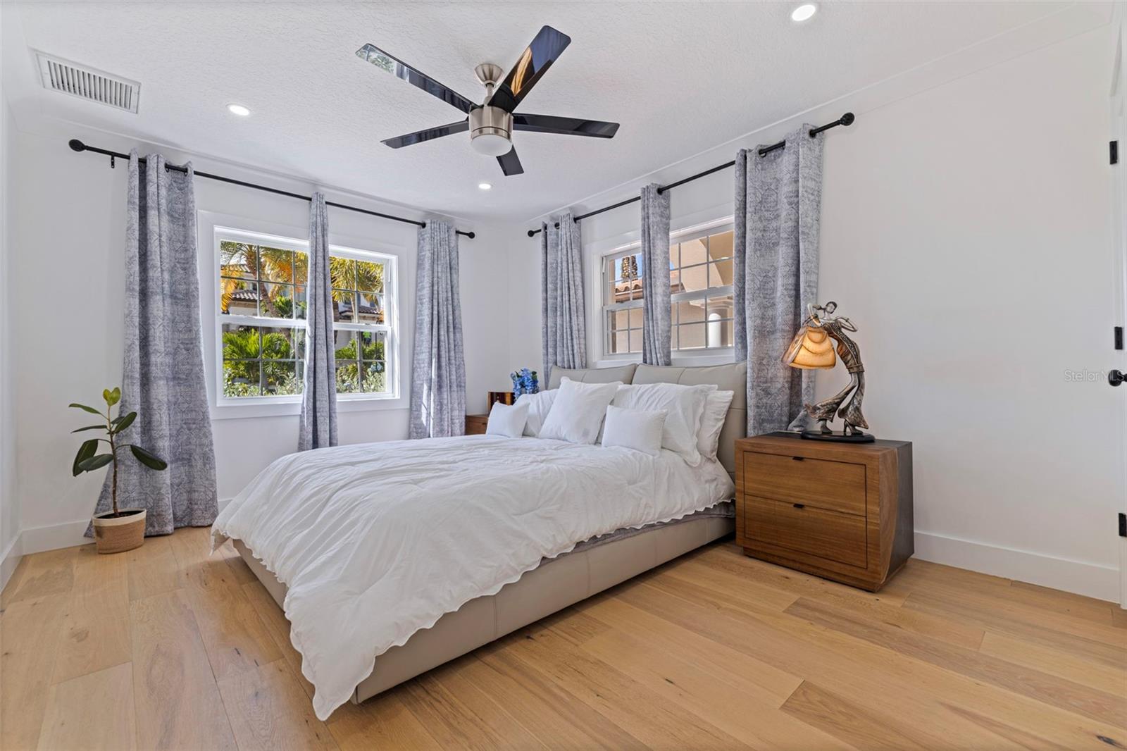 SOUTH CSWY ISLE YACHT CLUB ADD - Residential