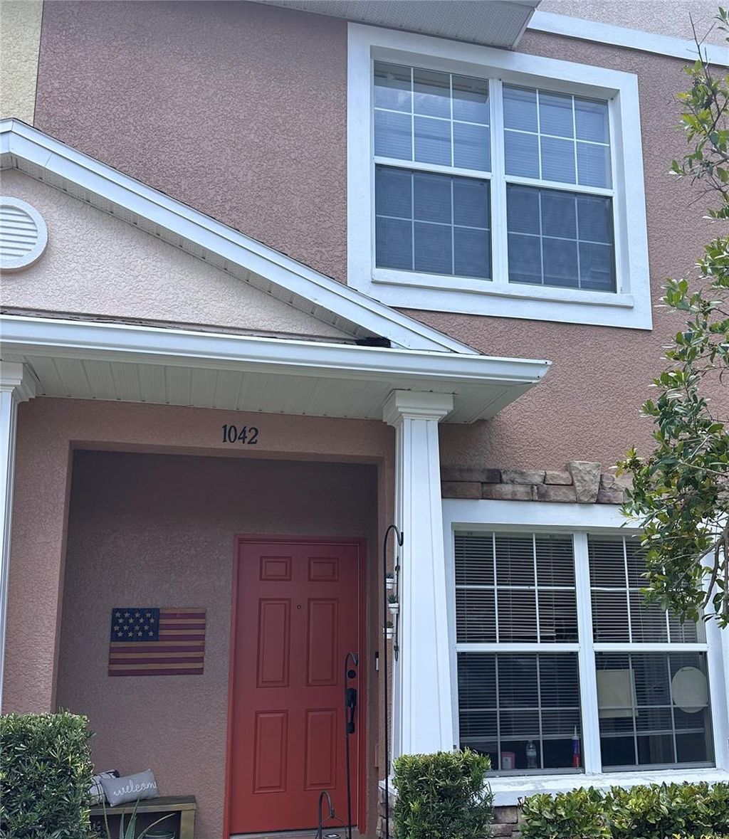 Photo of 1042 Sleepy Oak Drive, Wesley Chapel, FL 33543 (MLS # TB8410488)