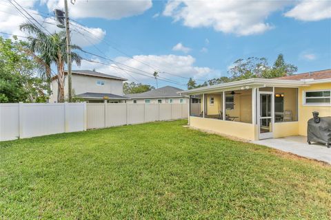 A home in SEMINOLE