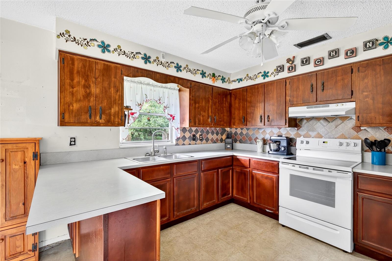 HENRIETTA HEIGHTS - Residential